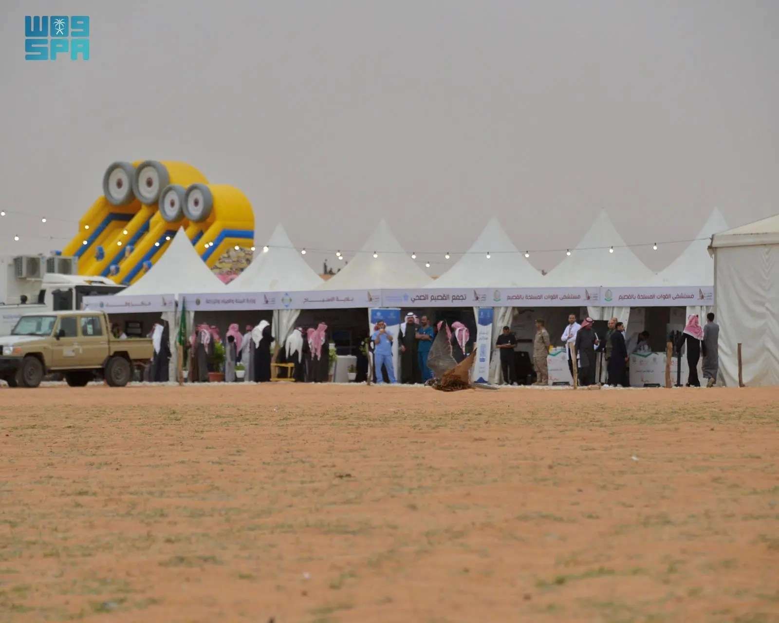 مهرجان الصقور بالقصيم يشهد إقبالاً واسعاً في يومه الثاني