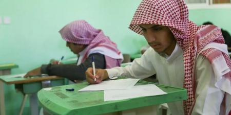 إلزام طلاب الثانوية بالزي الرسمي.. حرص على ربط الأجيال بالهوية السعودية الأصيلة - تدوينة الإخباري