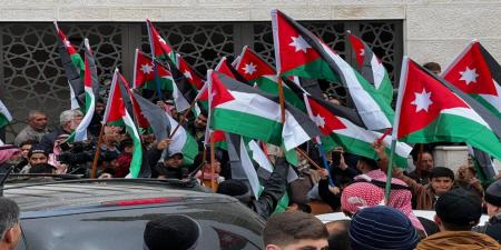 وقفة في معان للتأكيد على موقف الأردن الثابت الرافض لتهجير الفلسطينيين - تدوينة الإخباري