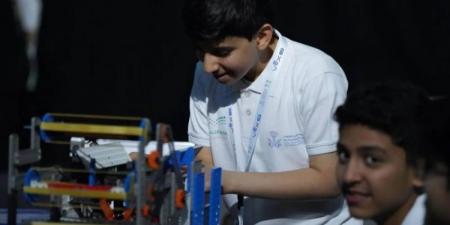 انطلاق بطولة (VEX IQ) في تصميم وبرمجة الروبوتات - تدوينة الإخباري