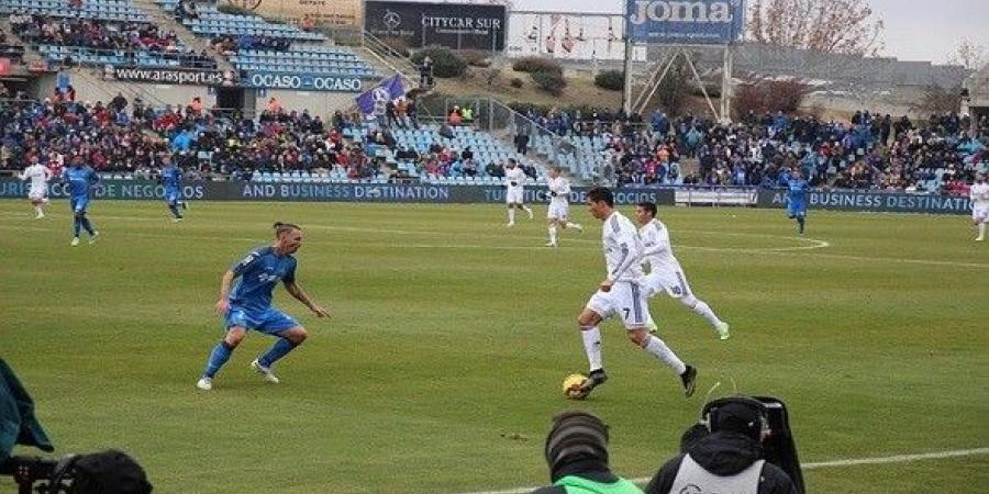 نابولي يعزز صدارته للدوري الإيطالي بثلاثية ضد كومو - تدوينة الإخباري