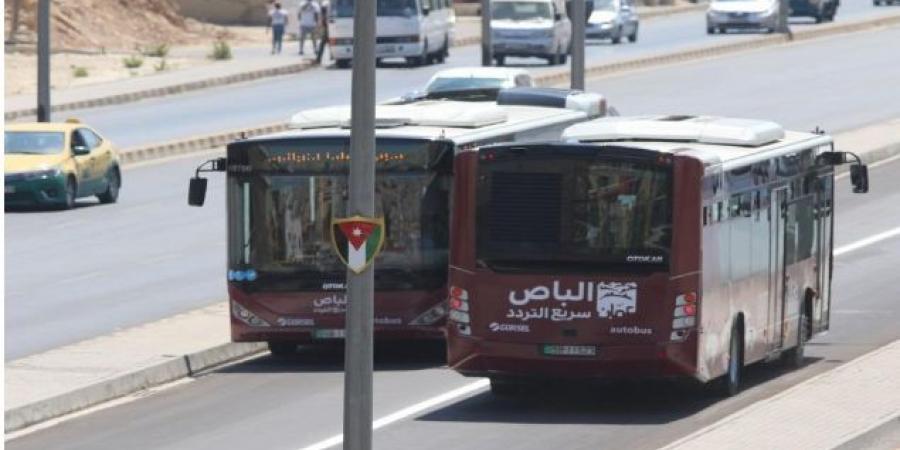 سياج حديدي لإغلاق ممر الباص السريع في صويلح - تدوينة الإخباري