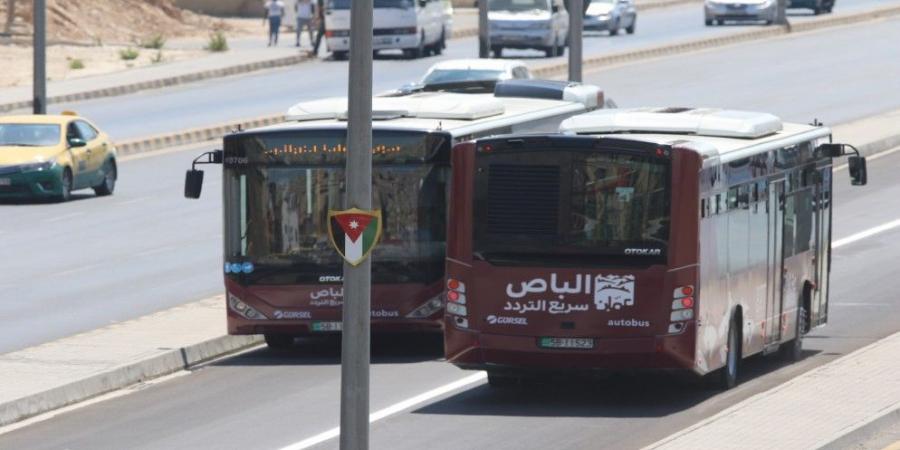 سياج حديدي لإغلاق ممر الباص السريع في صويلح.. وبناء جسر للمشاة - تدوينة الإخباري