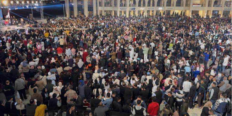 عمر العبد اللات يتألق في حفل مهرجان أمواج العقبة بالأردن.. صور - تدوينة الإخباري