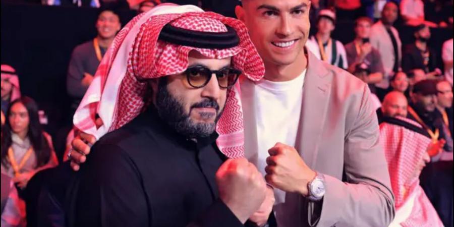 شاهد حلبة UFC بموسم الرياض تشتعل بسبب كريستيانو رونالدو وتركي آل الشيخ (ما القصة) - تدوينة الإخباري