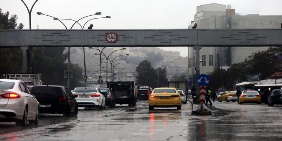 أجواء باردة جدا الجمعة وزخات خفيفة في بعض المناطق - تدوينة الإخباري