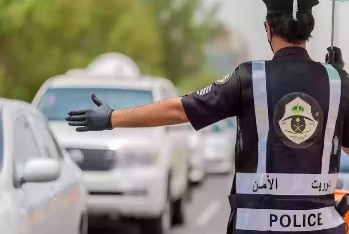 توضيح من الإدارة العامة للمرور..ماهي غرامة نقل الركاب دون أن يمتلك السائق رخصة 1445 2 توضيح من الإدارة العامة للمرور..طريقة نقل ملكية السيارة قبل الحصول على رخصة القيادة لعام 1445