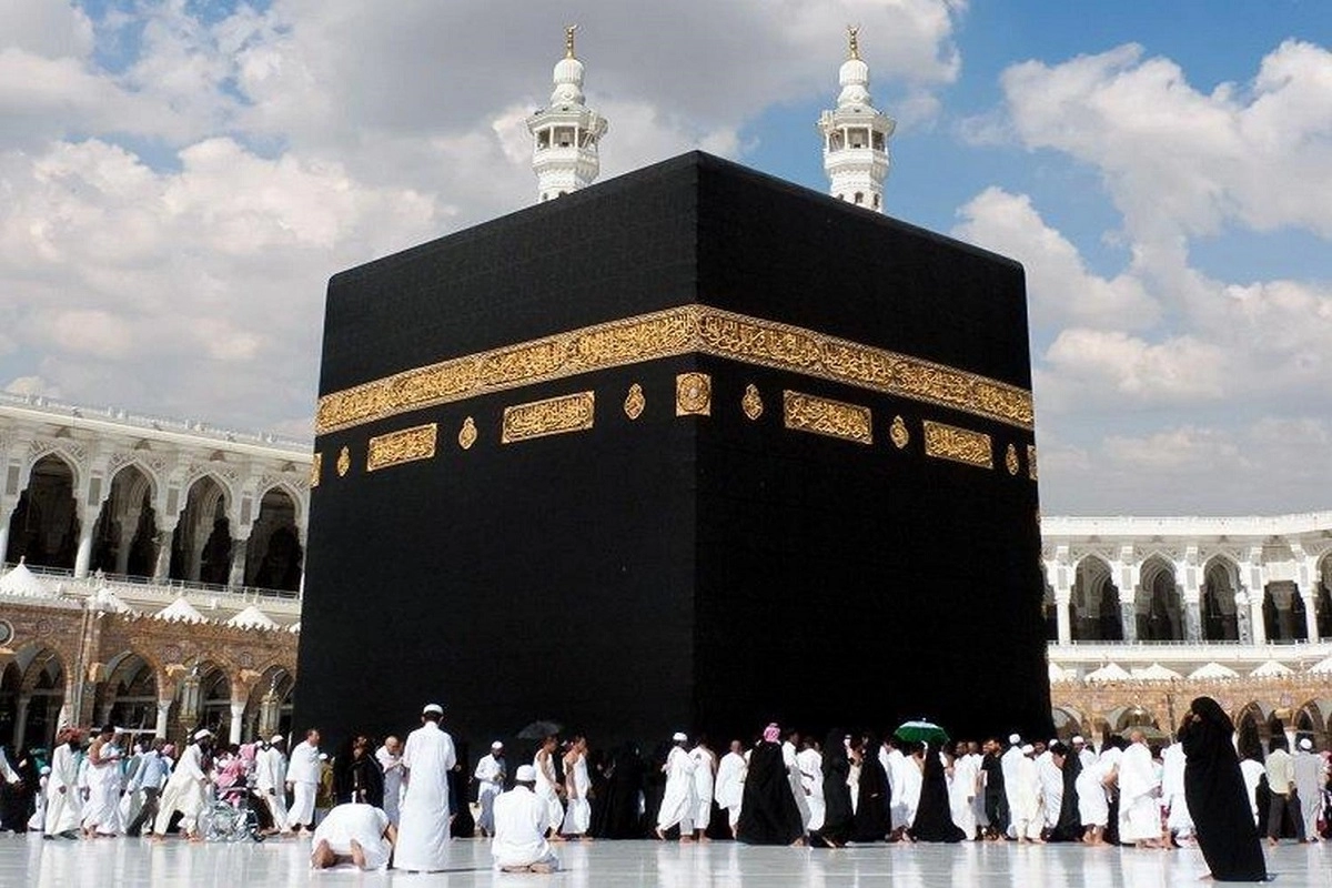 "بالرابط والخطوات".. تقديم طلب الاعتكاف في المسجد الحرام للعشر الأواخر من شهر رمضان 1445هـ