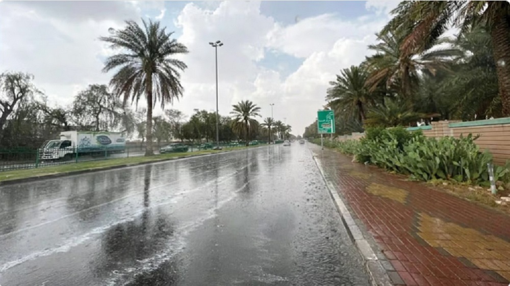 الدفاع المدني يُحذر من الحالة المناخية التي تشهدها عدة مناطق