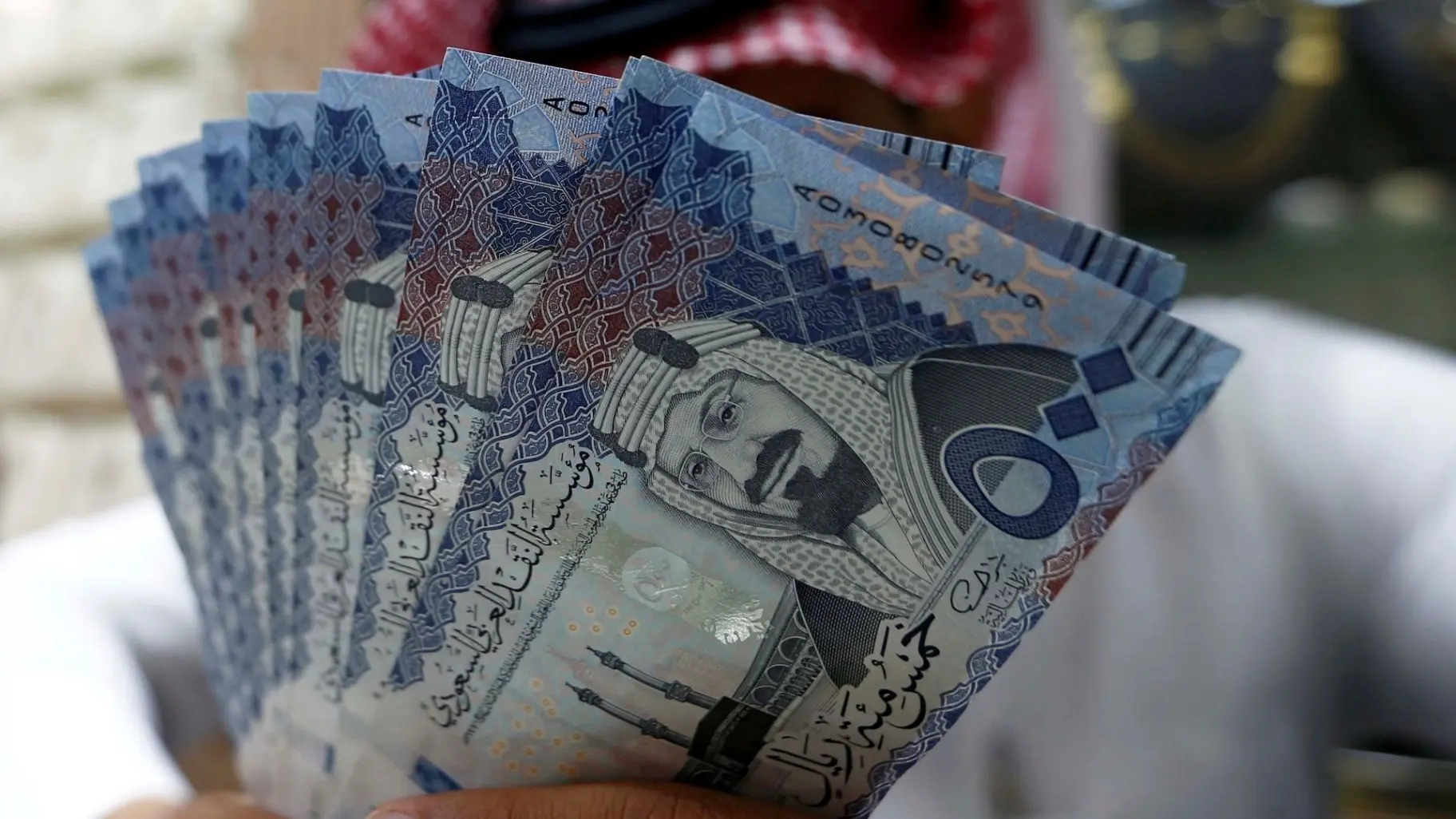 ايداع فوري في حسابك البنكي 46 ألف ريال قرض شخصي بقسط 833 ريال بدون تحويل راتب حتي لو راتبك 4 الاف ريال بدون ضامن