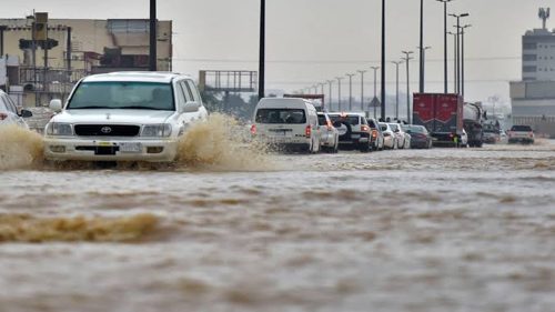 المركز الوطني للأرصاد الجوية يحدد الأماكن المشمولة بالامطار والسيول حتى الثلاثاء 30 أبريل 2024 11 11zon resized 2 15