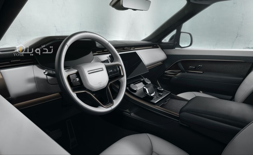 سيارة Range Rover HSE 2024 ذات القدرات العالية على الطرق الوعرة