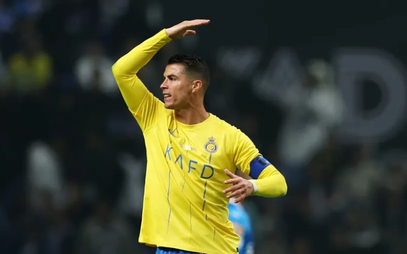 بعد الطرد الاخير أمام الهلال..!! تعرف على العقوبة الموقعة على كريستيانو رونالدو 2 كريستيانو رونالدو