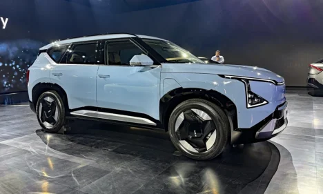 الكروس أوفر الكهربائية كيا EV5 GT 2025 بتصميم جديد ومواصفات رياضية