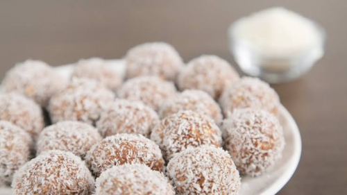 خطوات تحضير كرات البسبوسة بجوز الهند الخطيرة