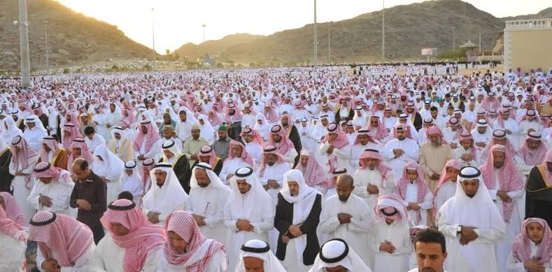 في مختلف أنحاء المملكة.. وزارة الشؤون الإسلامية تعلن موعد صلاة عيد الفطر 2024 في السعودية 2 موعد صلاة عيد الفطر في السعودية 2024