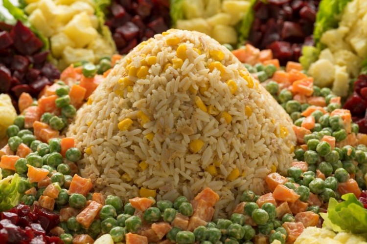 طريقة عمل أرز بحبات الذرة وجبنة الشيدر