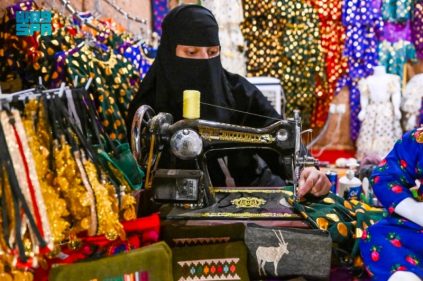 اشتراطات جديدة لمحلات الخياطة النسائية في السعودية