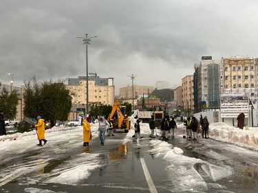 البرد يغطي الباحة صباح اليوم