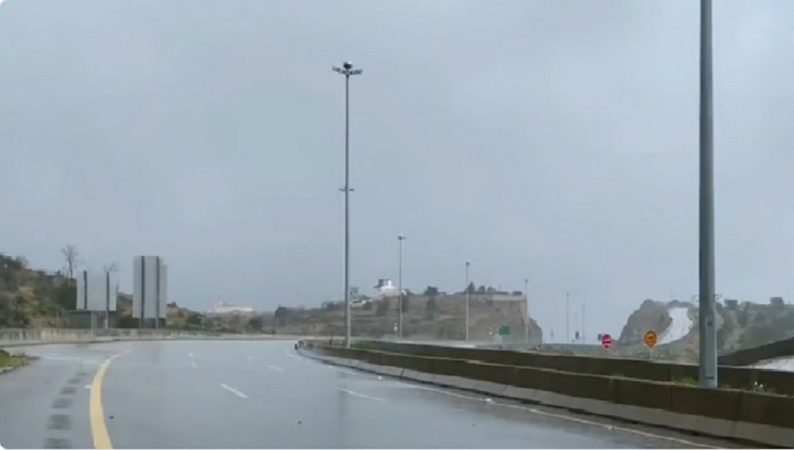 الدفاع المدني يُحذر من أمطار غزيرة على عدة مناطق بالمملكة