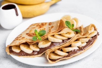 الكريب الحلو بالرموز والشوكولاتة