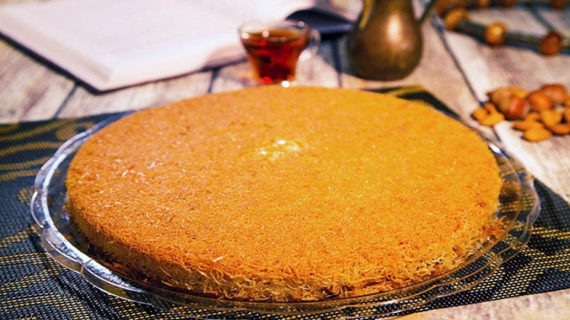 طريقة عمل الكنافة في المنزل بطعم خيالي أفضل من محلات الحلويات 1 طريقة عمل الكنافة في المنزل بطعم خيالي أفضل من محلات الحلويات