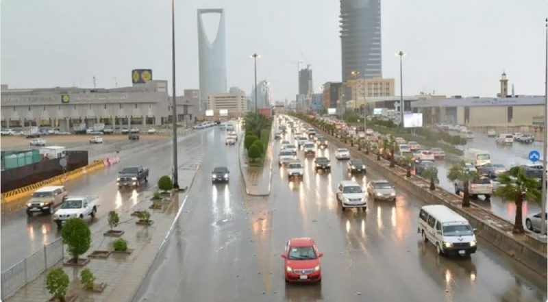 الوطني للأرصاد: مؤشرات أولية لحالة مطرية على عدة مناطق تبدأ الخميس القادم