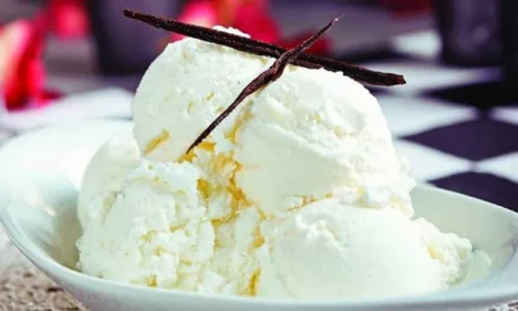 ايس كريم الفانيليا 1619707482 2