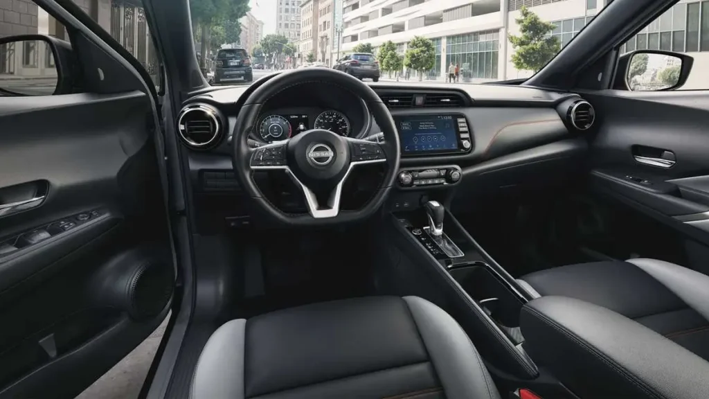 الملائم لك "Nissan Kicks" سعر ومواصفات سيارة نيسان كيكس 2024 دفع رباعي بحجم أكبر وأداء أقوى من الشركة الكورية 10 تصميم نيسان كيكس 2024 الداخلي 1024x576 1