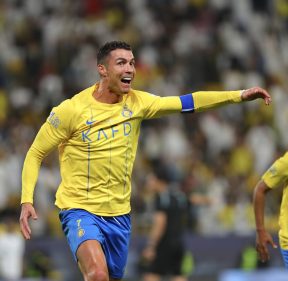 هاتريك رونالدو يخطف الأنفاس" قبل لقاء السوبر السعودي النصر يقسو بخماسية نظيفة على أبها في الشوط الأول 6 رونالدو