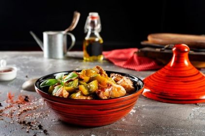 طريقة عمل طاجن الدجاج بالخضار بمذاق رائع ومغذي