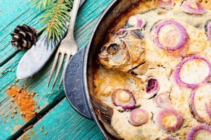 طريقة عمل طاجن سمك بالطحينية بخطوات سهله ومذاق رائع