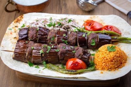 طريقة عمل كباب الباذنجان بمذاق يفوق الخيال 45 طريقة عمل كباب الباذنجان بمذاق يفوق الخيال