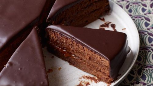 طريقة عمل كيكة الشيكولاتة بمذاق لا يقاوم