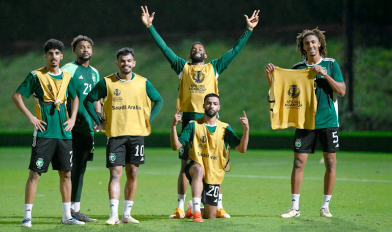 ماهي القنوات الناقلة مباراة السعودية وتايلند الأولمبي كأس آسيا 2024 تحت 23 سنة وتشكيلة المنتخب السعودي