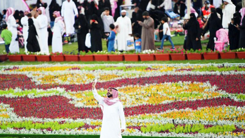 "حتى 12 شوال".. محافظ الطائف الأمير سعود بن نهار آل سعود يُطلق مهرجان الورد الطائفي 2024 1 مهرجان الورد الطائفي 2024