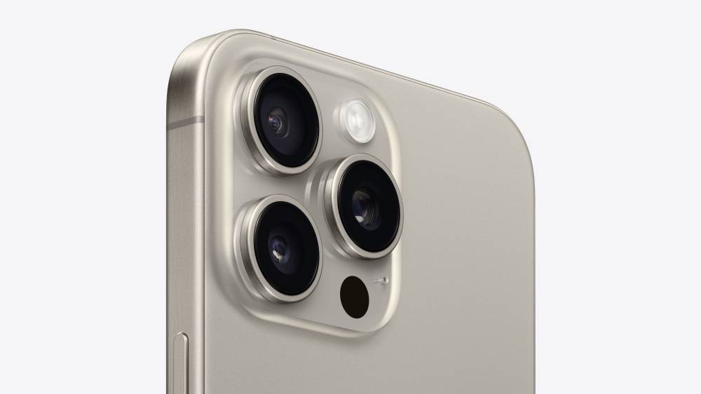 خصم 800 ريال على ايفون 15 برو ماكس بالتقسيط من نون السعودية 5 مواصفات iPhone 15 Pro Max